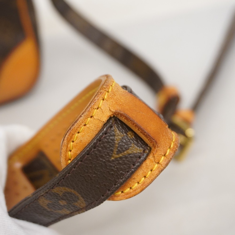LOUIS VUITTON Brown Monogram Shoulder Bag - Picture 8 of 16